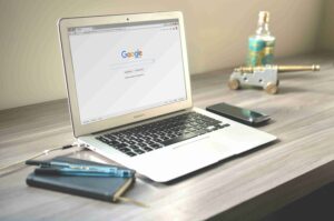 tugas digital marketing dalam perangkat laptop
